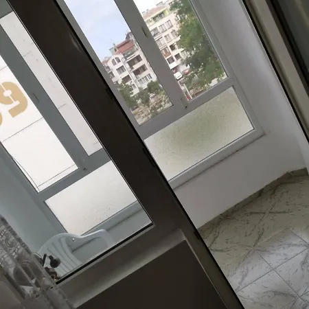 в споделен апартамент свободен паркинг Room-shared Apartment, Wi-fi Tv Free Parking アパート ブルガス