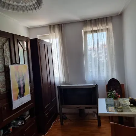 в споделен апартамент свободен паркинг Room-shared Apartment, Wi-fi Tv Free Parking * 布尔加斯